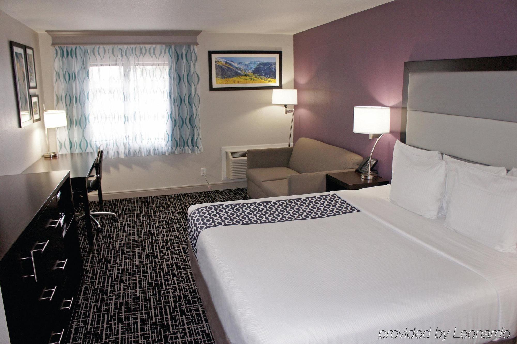 La Quinta & By Wyndham Fort Collins, Colorado Hotel